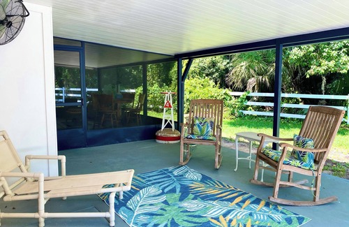 Dunnellon House | Charming Rainbow River Rental: Prime Central Location for Monthly Rent