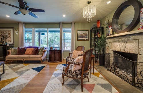 Belterra House | Charming ranch house near wedding venues,wineries, breweries, HEB, Austin Zoo