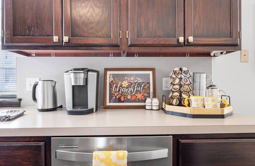 South Tulsa House | Charming Re-Designed South Tulsa Retreat Offers A Tranquil Stay!