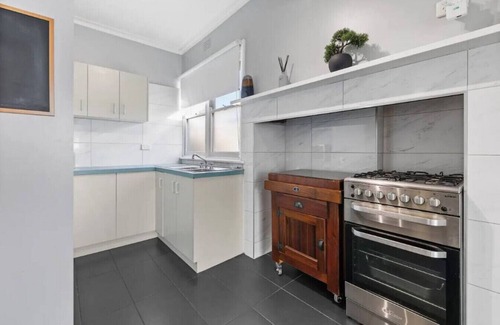 Redan Cottage | Charming Redan Cottage – Close to Ballarat’s Heart
