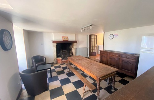 Longuefuye Cottage | Charming Relais de Chasse XVIII, heated indoor pool optional (Apr Oct)