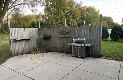 Menomonee Falls House | Charming remodeled 2-bedroom furnished home in safe, delightful Menomonee Falls