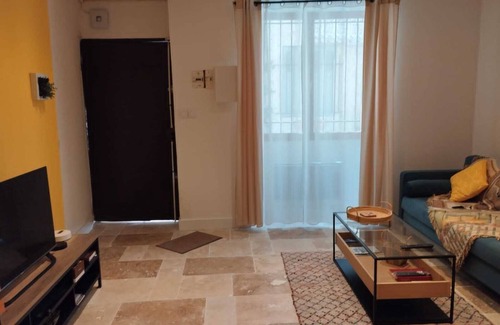 Les Grands Carmes Apartment | Charming renovated ground floor apartment in the heart of Panier Frais