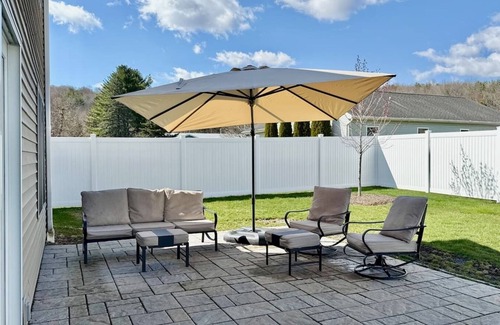 West End House | Charming Retreat - 5 minutes from All Star Village!
