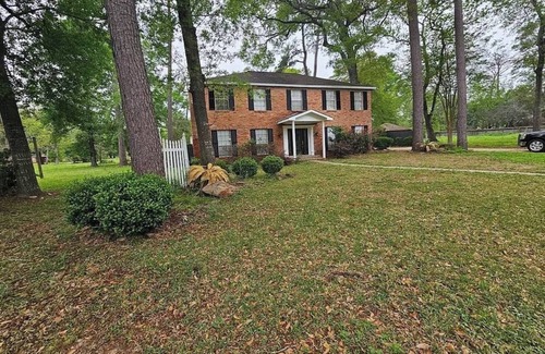 Ponderosa Forest House | Charming Retreat: Spacious 4 BR Houston Haven - Pool