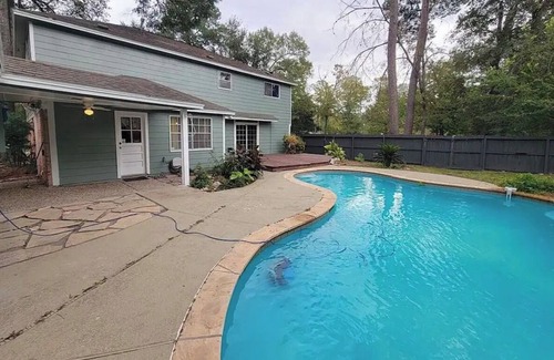 Ponderosa Forest House | Charming Retreat: Spacious 4 BR Houston Haven - Pool