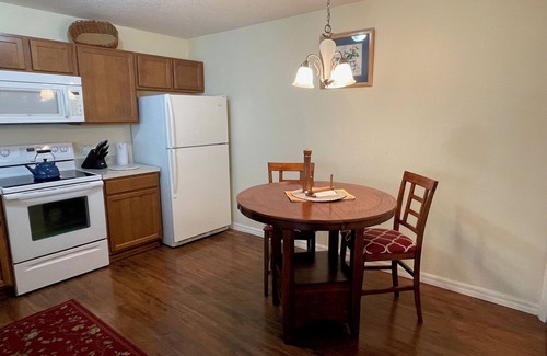 St. James House | Charming Retreat with Lanai, Patio, BBQ & Prime Location Near Town Squares!