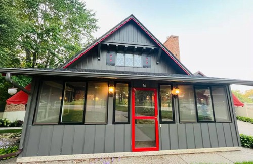 Independence Ski Chalet | Charming River Chalet sits on Golf Course - 1 block from Waterfront Restaurant!