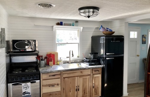 Piedmont House | Charming Riverside Cottage on 5 Acres- Perfect for Couples & Nature Lovers