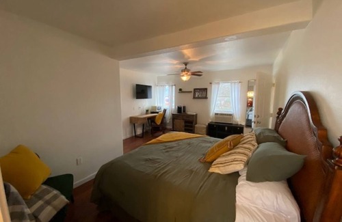 St. Maries Hotel | Charming Room 3 in the St. Maries Inn