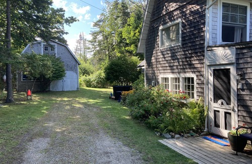 Owls Head Cottage | Charming Sapphire Blue Owls Head Waterfront Cottage