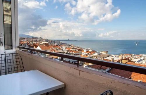 Konak Apartment | Charming Sea View House in Konak
