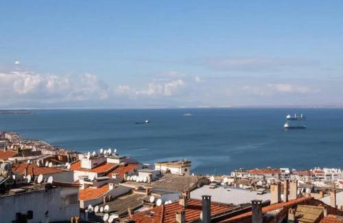 Konak Apartment | Charming Sea View House in Konak