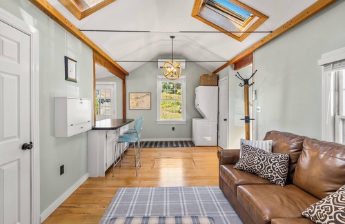 Marblehead Cottage | Charming Seaside Cottage in Marblehead