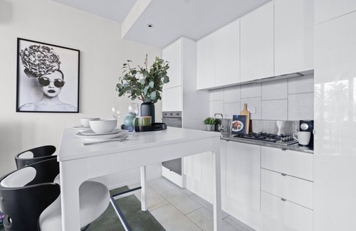 St Kilda Apartment | Charming Seaside Retreat