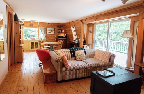 Seal Cove Cabin | Charming Secluded Cabin in Seal Cove
