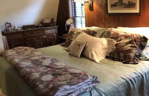 Hamilton Cottage | charming shingle style historic cottage