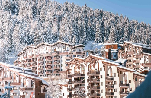 La Perriere Apartment | Charming Ski-In/Ski-Out Apartment in La Tania, Courchevel - Sleeps 4