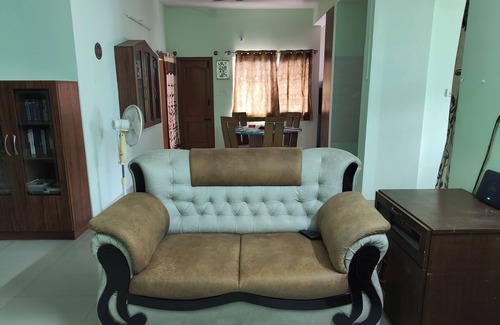 Kalyan Nagar Apartment | Charming & Spacious 2-bedroom apartment in amazing Bengaluru with WiFi, fitness.