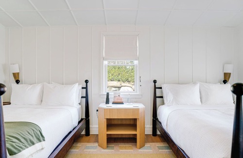 Hampton Bays Hotel | Charming, Stand-alone, 2-Story, Garden Cottage at Historic Canoe Place Inn