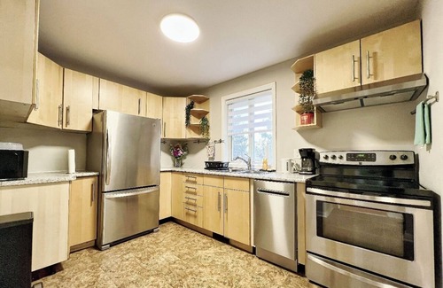 Richmond Hill House | Charming Stay In the Heart of Richmond Hill