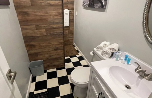 Hopkinsville Apartment | Charming Studio apartment in fabulous Hopkinsville with WiFi, AC