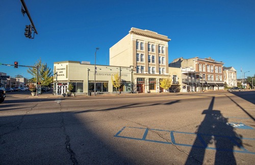Columbus Apartment | Charming studio apartment in Downtown Columbus, MS