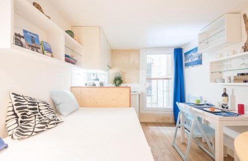 Hotel de Ville - Quinconces Apartment | Charming Studio-Cabine Place de la Bourse