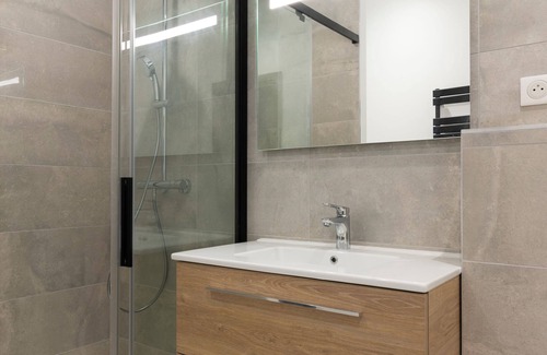 Les Iles Apartment | Charming studio in delightful Metz Cathedral with WiFi