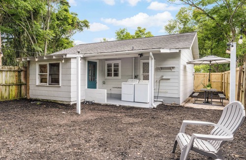 Kingston Apartment | Charming studio in welcoming Daytona Beach with WiFi, AC