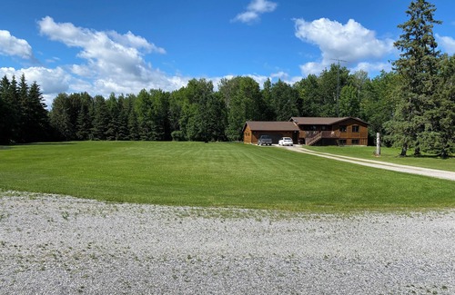 Warroad Apartment | Charming studio, lower lever of the Northstar Getaway in peaceful Warroad