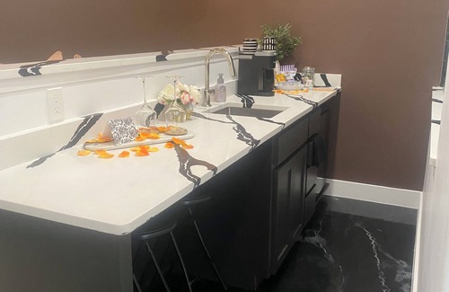 Gober Cabin | Charming Studio style 1-bedroom cabin in Bonham