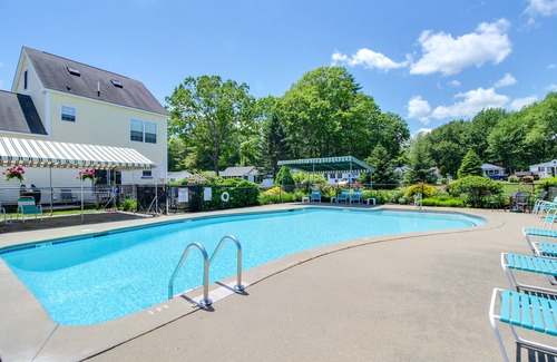 Ogunquit - Wells Apartment | Charming studio w/shared pool & terrace - near beaches & coastal attractions
