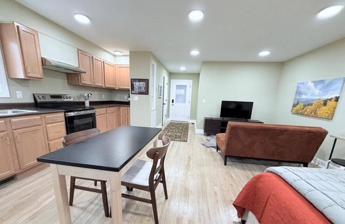 Jackson Park House | Charming Studio walking distance to UNCA & Greenway, walkable neighborhood
