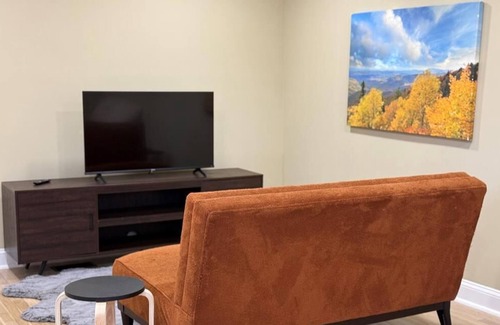 Jackson Park House | Charming Studio walking distance to UNCA & Greenway, walkable neighborhood