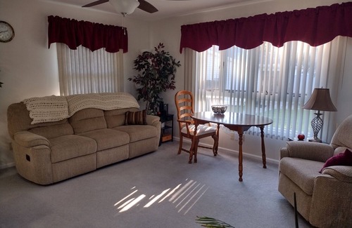 Marion House | Charming suite in Marion IN, right next to Indiana Wesleyan University