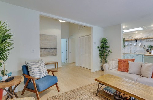 Swan Lake House | Charming Swan Lake Apartment w/Deck!