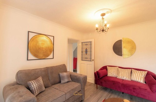 Stonnall House | Charming Three Bedroom House in Birmingham