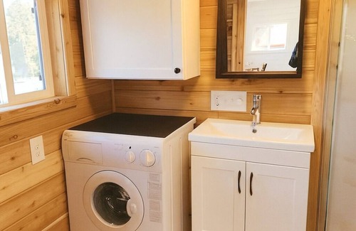 Stevens Point House | Charming Tiny Home in Stevens Point