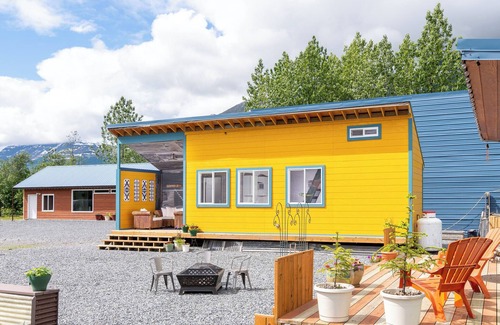 Valdez Cabin | Charming tiny home with WiFi in Valdez. Perfect for 2!