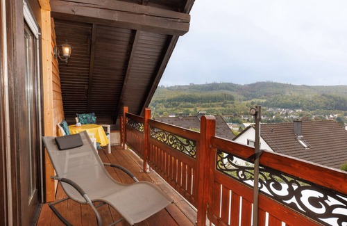 Allenbach Apartment | Charming top floor apartment (53sqm) with balcony