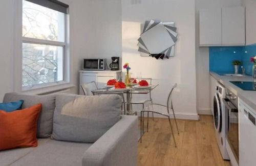 South Bermondsey Apartment | Charming Tower Bridge House
