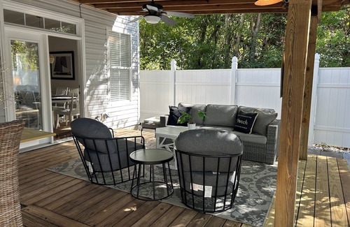 Bluffton House | Charming townhome in the historic area of Bluffton-3 BR & outdoor private oasis!