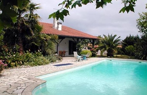 Bidart Villa | Charming traditional Basque house with private garden and swiming pool.