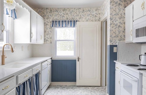 Brainerd House | Charming Tudor in the heart of Brainerd