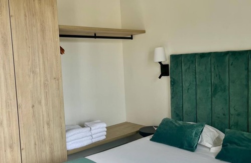 Levallois-Perret Apartment | Charming two - Bedroom Duplex with WiFi & AC Near Paris in Levallois-Perret