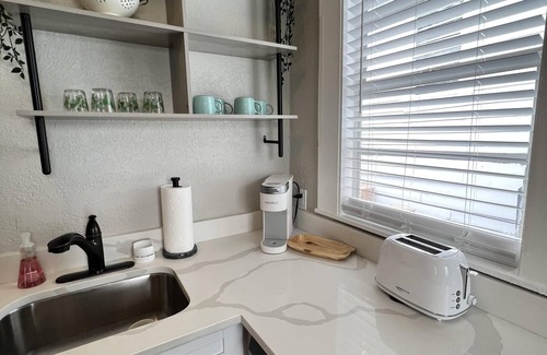 Courier City - Oscawana Apartment | Charming Updated Condo in Heart of Tampa