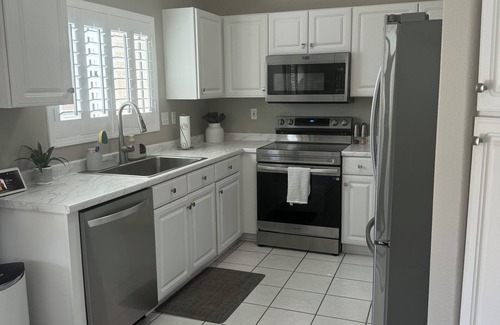 Sun City West House | Charming updated-2 bedroom house in fabulous Sun City West with WiFi, AC