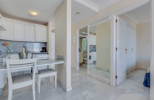 Los Gigantes Apartment | Charming Vacation Rental “Apartamento Los Gigantes” with Wi-Fi, Balcony & Terrace