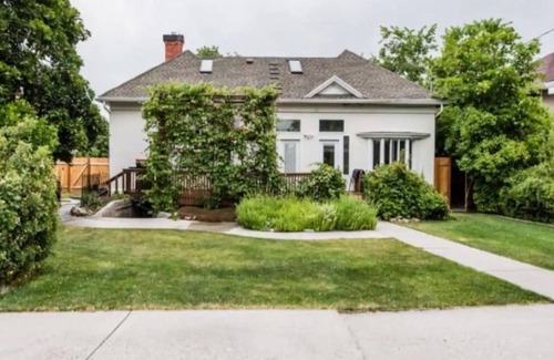 Logan Apartment | Charming Victorian Studio in Historial Downtown Logan